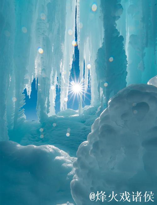 冬日赛里木湖华丽展现，冰推冰泡冰花点缀奇景